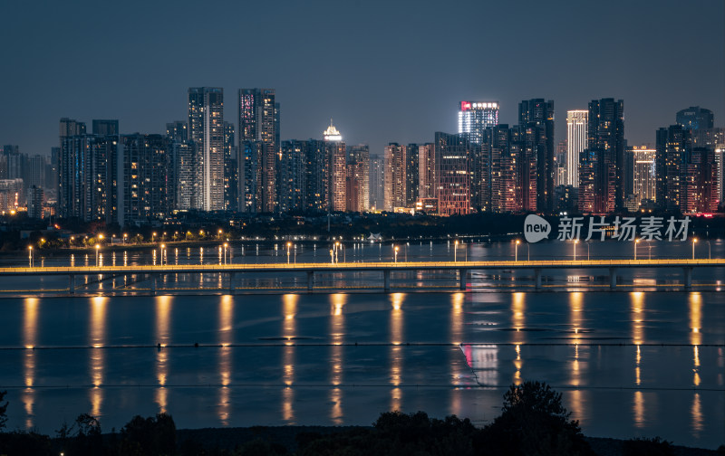 武汉沙湖大桥夜景