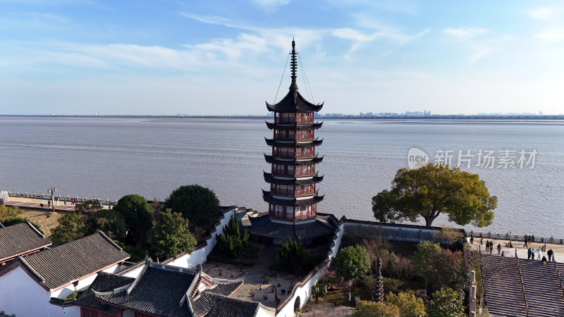 江边古色古香的多层塔楼风景 海盐观潮塔