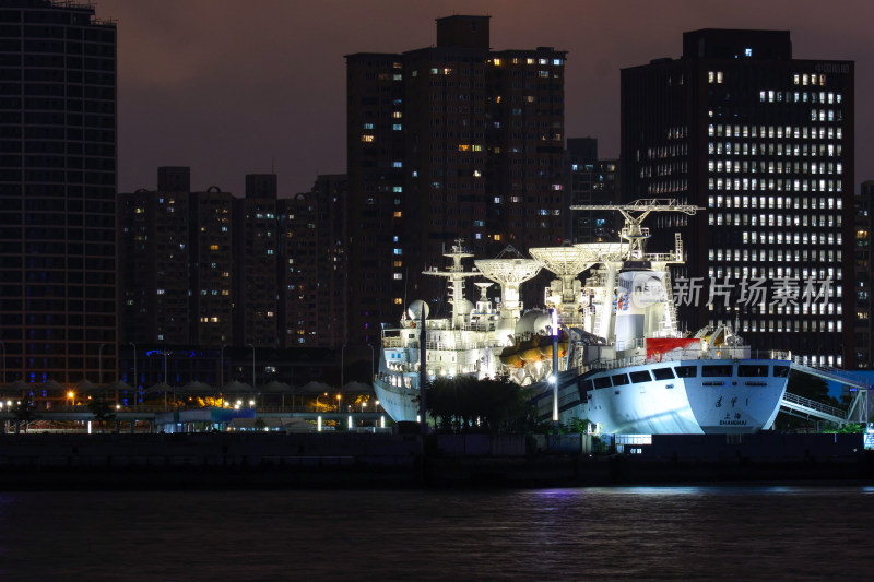 上海黄浦滨江远望号夜景