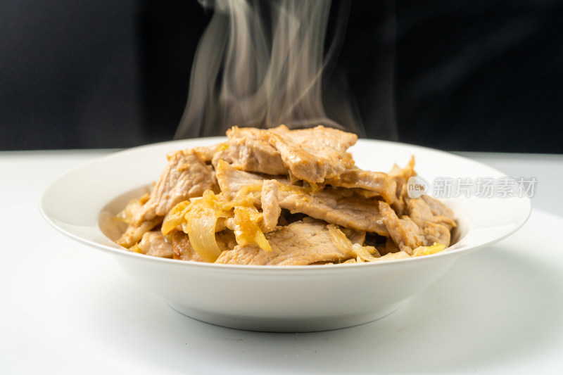 地方特色家常菜葱香里脊烹饪过程