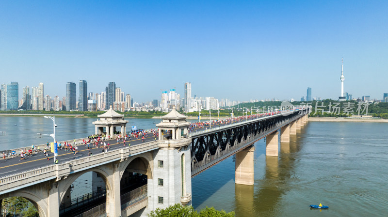 武汉长江大桥与武汉马拉松赛事