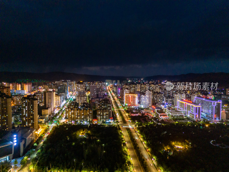 甘肃定西城市夜景航拍图