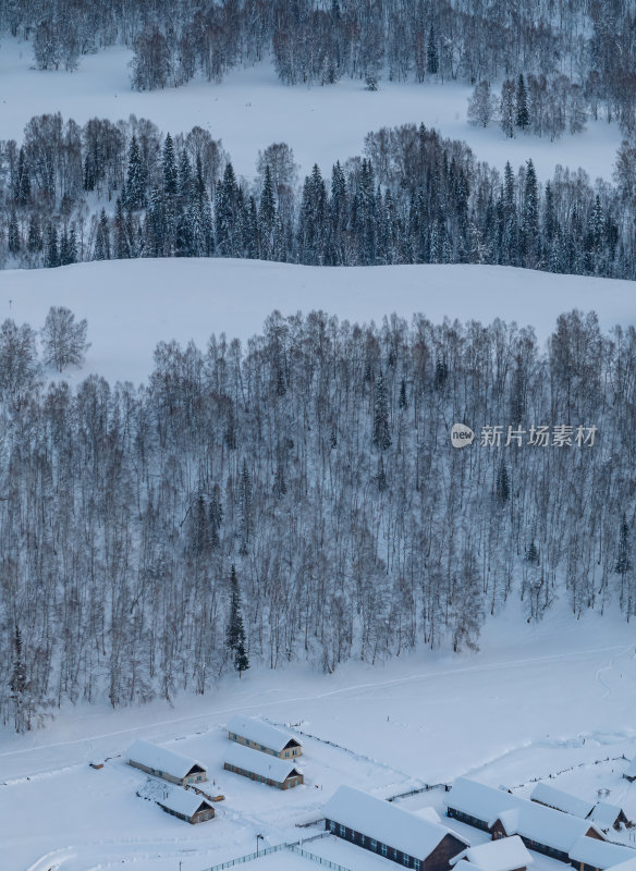 新疆北疆阿勒泰禾木冬季雪景童话世界航拍