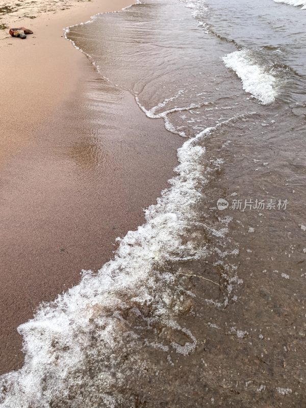 拉多加湖沙滩上