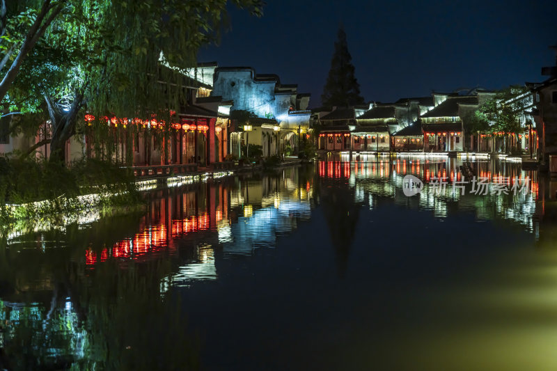 浙江湖州南浔古镇水乡百间楼夜景