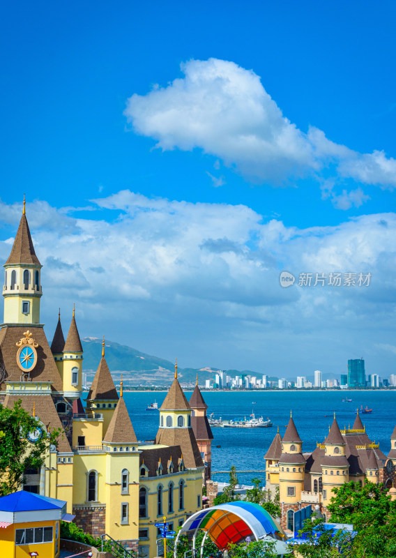 越南芽庄珍珠岛滨海欧式古堡尖顶建筑群