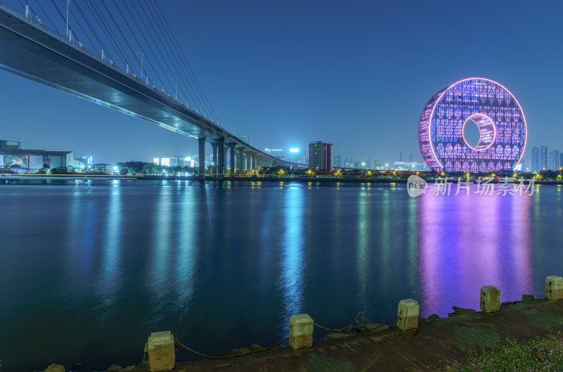 广州圆大厦夜景灯光秀与珠江东沙桥