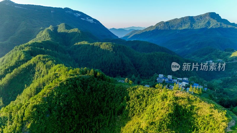 重庆酉阳：破晓时分的壮丽山河