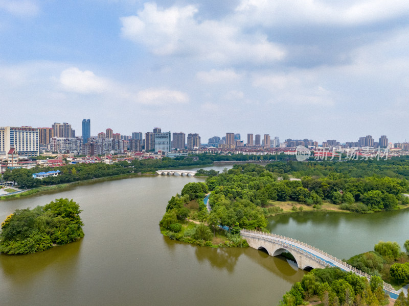 眉山远景楼河流周边风景航拍图