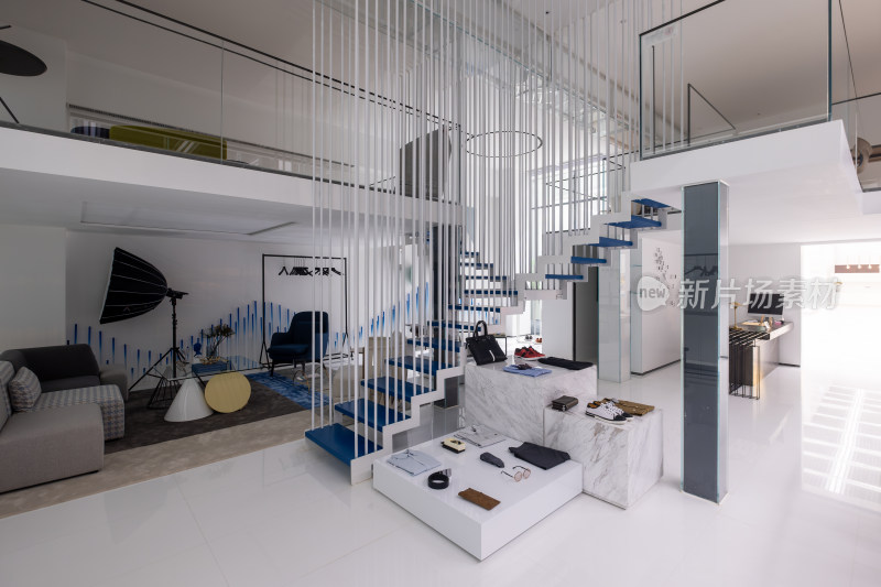 武汉国际时尚中心现代简约复式家居室内场景