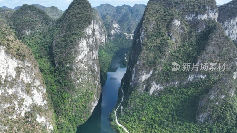 俯瞰广西河池小三峡峰林山水风景