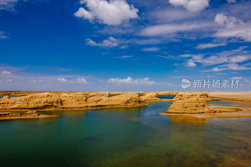 青海水上雅丹