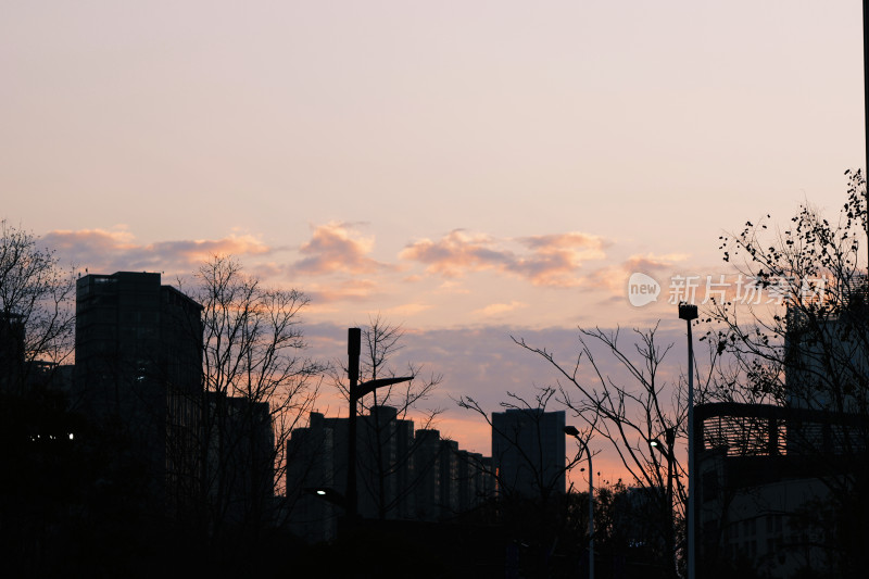 城市夕阳