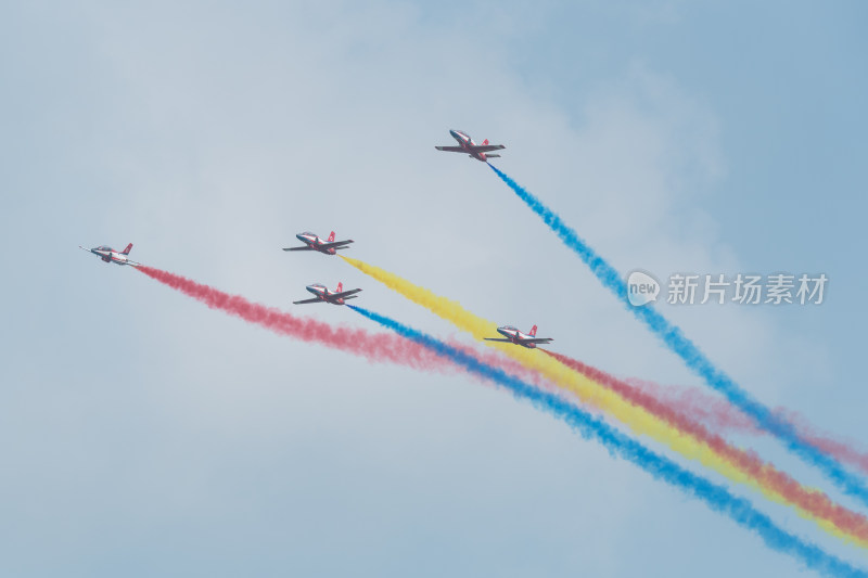 蓝天下的飞行表演 长春航空展