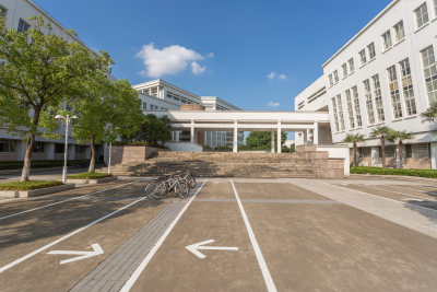 上海大学