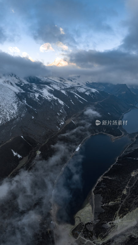 西藏山南洛扎秘境库拉岗日白马林措航拍