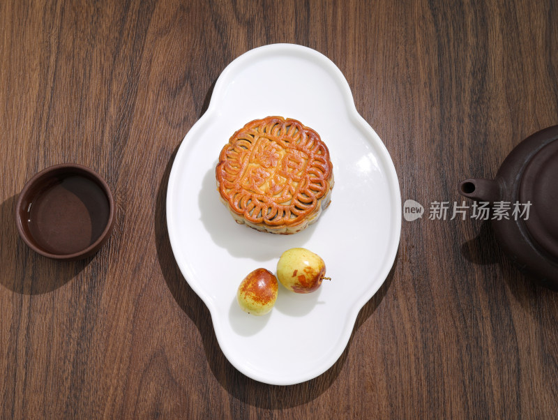 中国传统节日中秋节美食月饼和喝茶