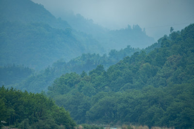 山清水秀依山傍水溪流云海秘境世外桃