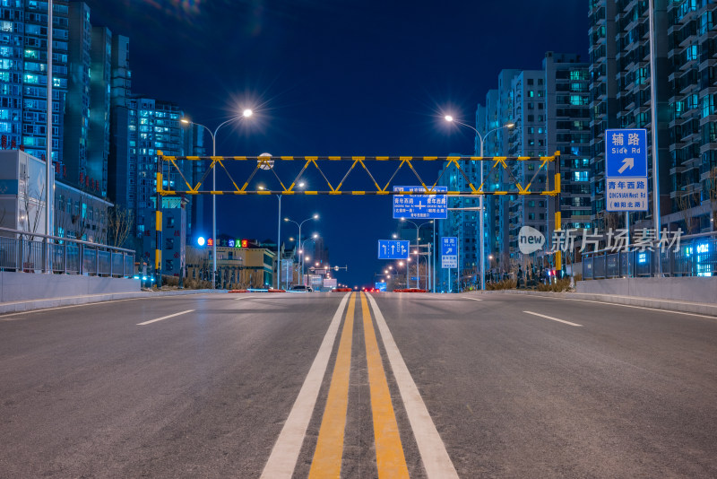 城市道路主干道夜景灯光星芒