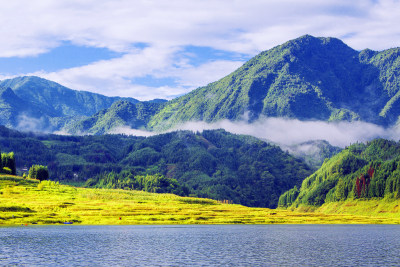 风景湖泊雅女湖