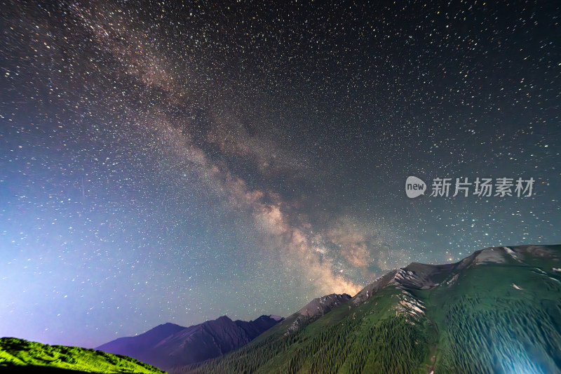 夜景星空银河 夏季 新疆 独库公路 乔尔玛