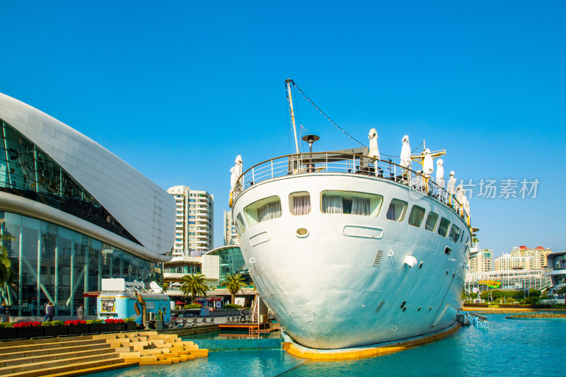 深圳海上世界地标建筑明华轮