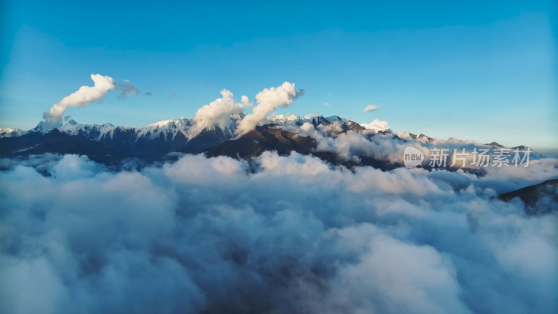 四川贡嘎雪山航拍