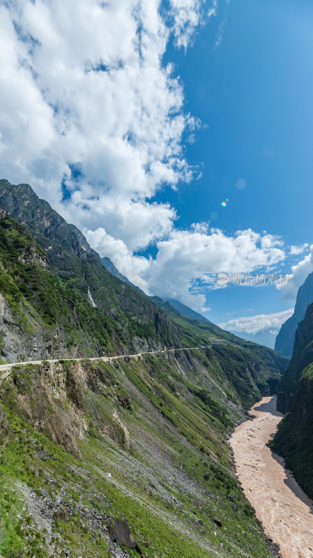 丽江虎跳峡高路徒步