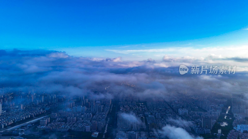 广东汕头清晨云层之上云海日出航拍图