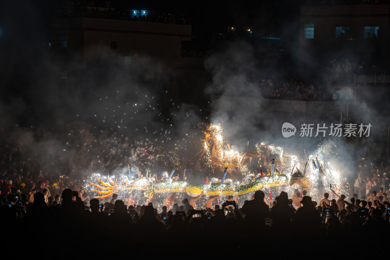 广东梅州中国非遗顺丰火龙狂舞夜焰火龙腾