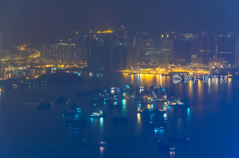 香港太平山俯拍维多利亚港中环摩天大楼夜景