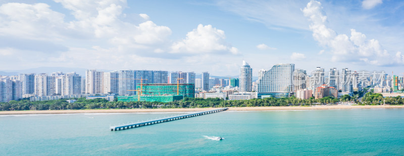 海南省三亚市天涯区三亚湾凤凰岛白天风景