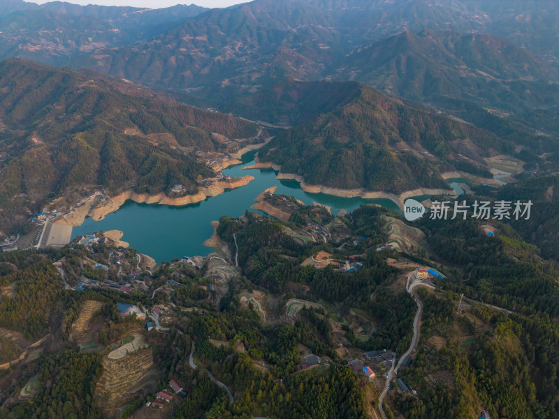 连绵起伏山川日落晚霞航拍摄影图