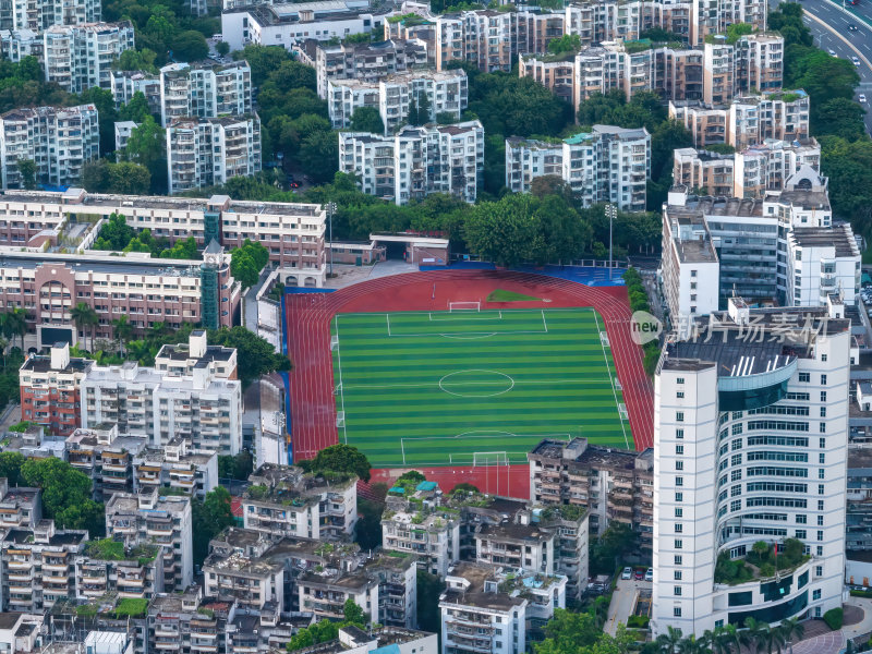 深圳罗湖城市绿洲与高楼林立街道航拍