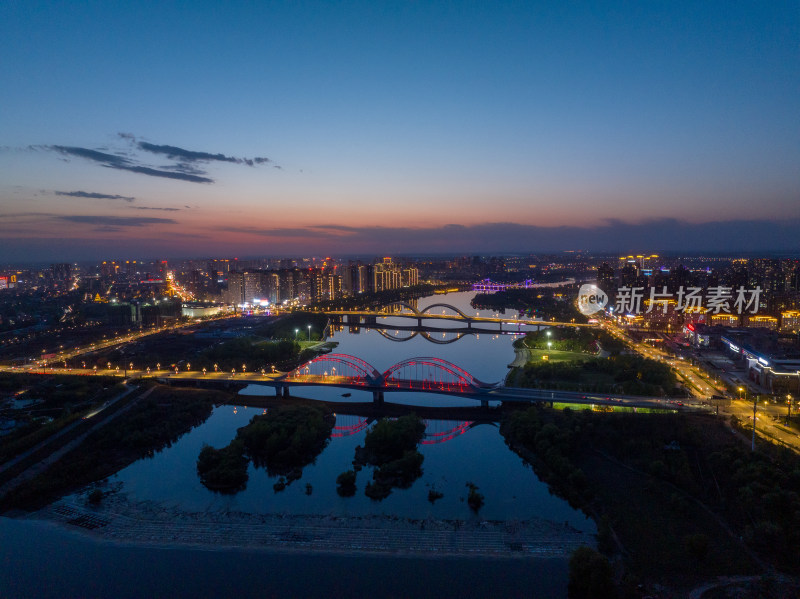 辽宁辽阳太子河襄平大桥夜景航拍城市