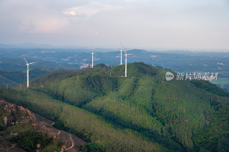 风车山山顶壮丽山河画圈