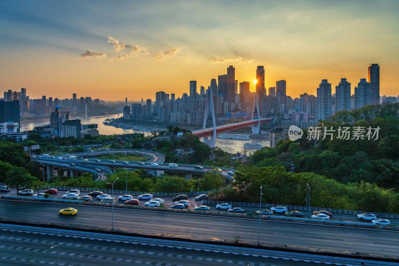 重庆东水门长江大桥城市天际线日落美景