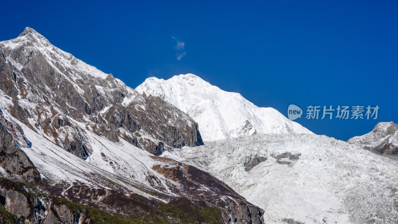 四川甘孜海螺沟的贡嘎雪山木雅贡嘎