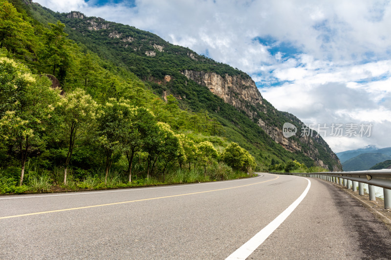 山间高速公路