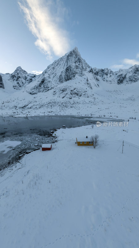 挪威罗弗敦群岛北极圈雷纳冬季雪景高空航拍