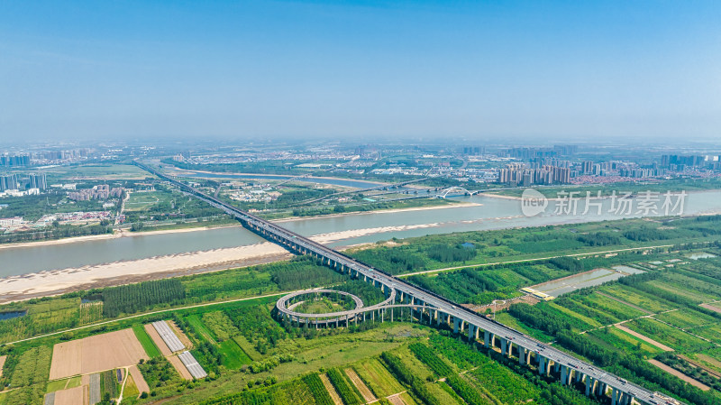 武汉天兴洲上的公路桥