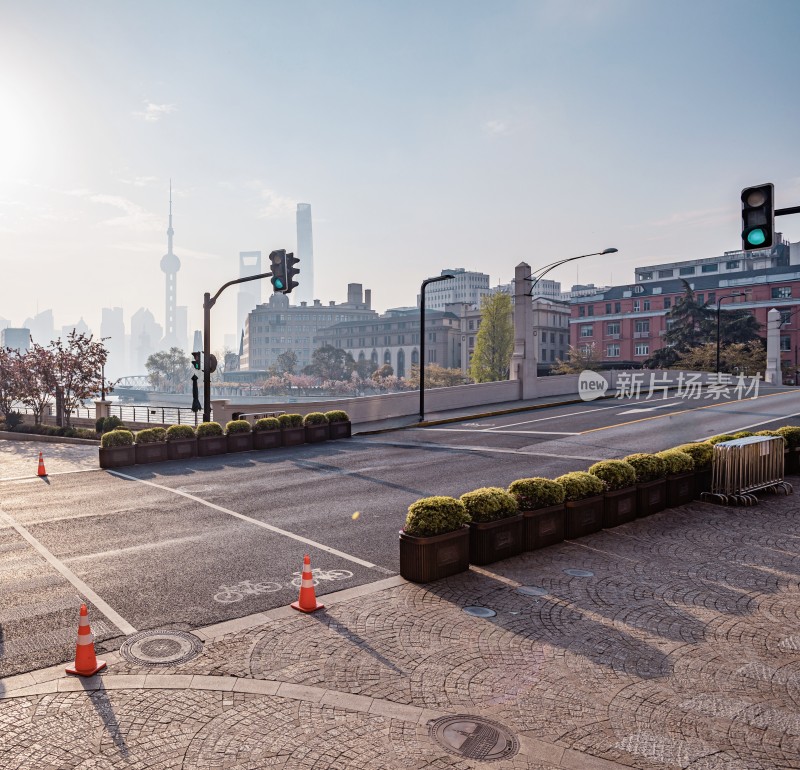 上海城市街道交通场景