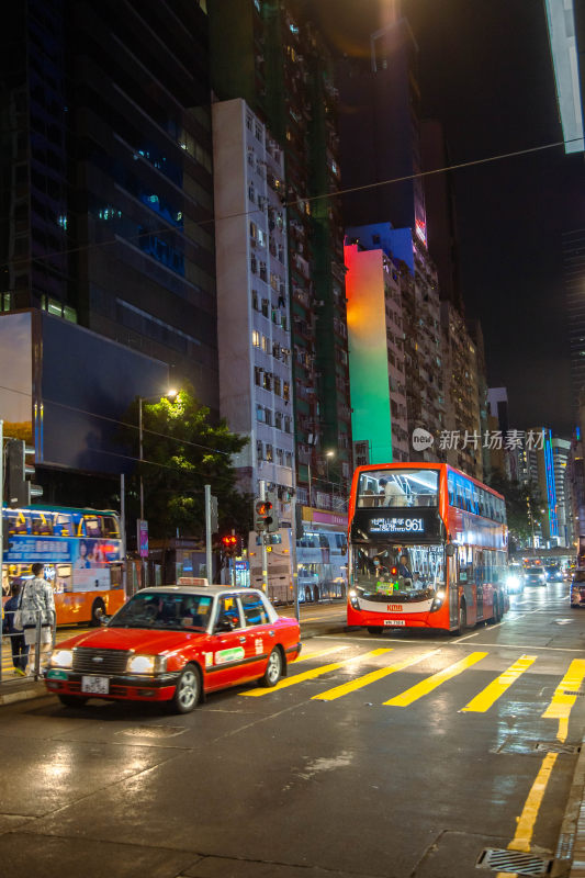 香港夜景街道的士