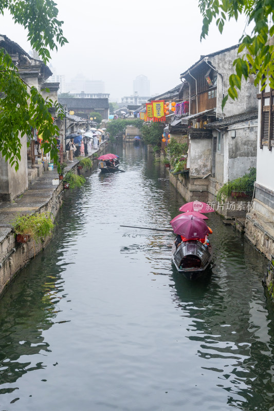 绍兴书圣故里雨中风光