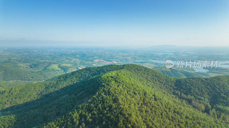 航拍视角青山绿水自然风景