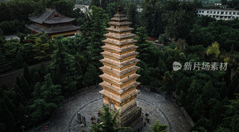 白马寺古塔与周边古建筑俯瞰