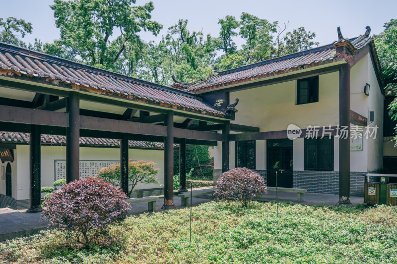 湖南长沙古麓山寺-寺庙庭院