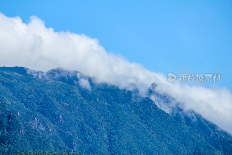 深圳较场尾青山白云自然景观