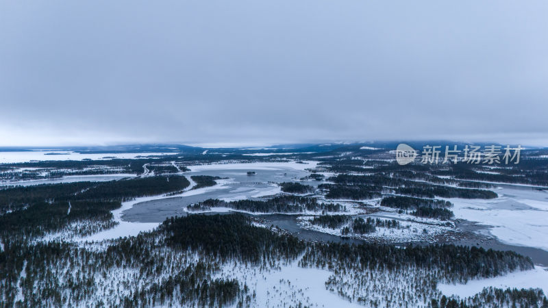 北欧风光瑞典冬季的湖泊深林