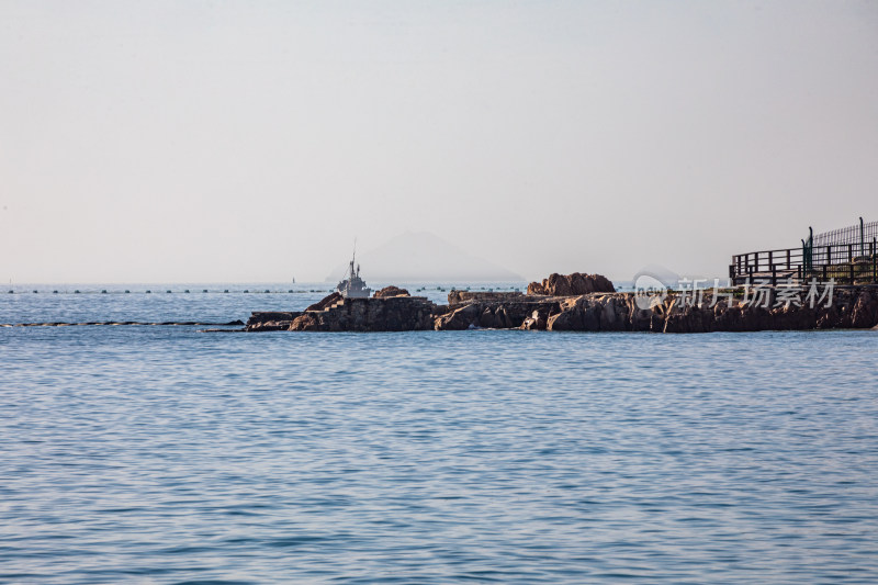 山东青岛第三海水浴场海滨海岸海滩海天景观